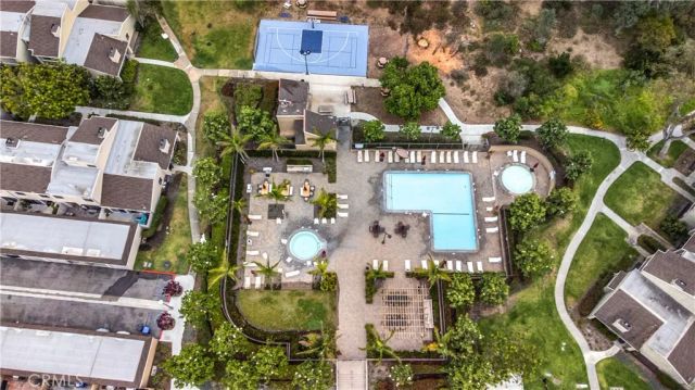 19 Seabird Court 13, Newport Beach, CA 92663