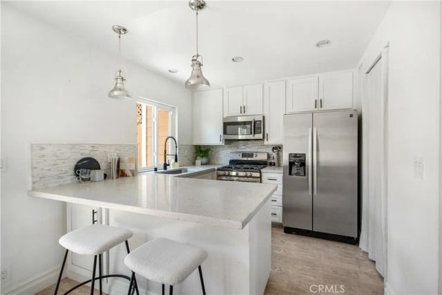 19 Seabird Court 13, Newport Beach, CA 92663