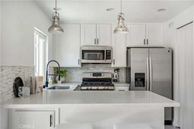 19 Seabird Court 13, Newport Beach, CA 92663
