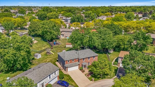 1280 Pembrook Circle, Roselle, IL 60172