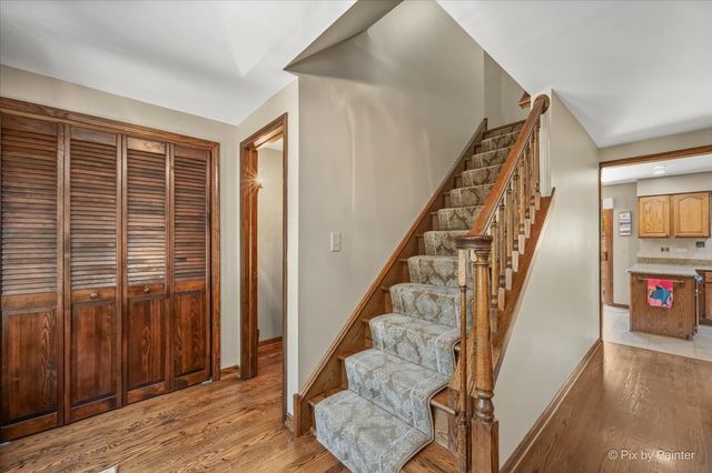 1280 Pembrook Circle, Roselle, IL 60172