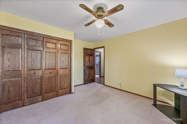 1280 Pembrook Circle, Roselle, IL 60172