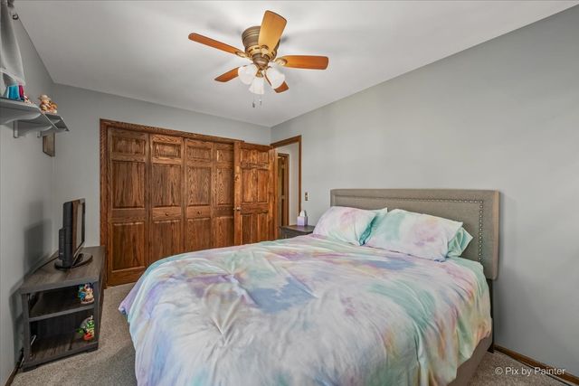 1280 Pembrook Circle, Roselle, IL 60172