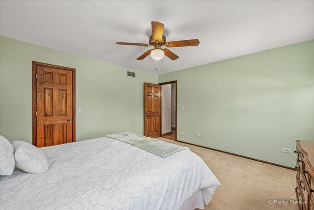 1280 Pembrook Circle, Roselle, IL 60172