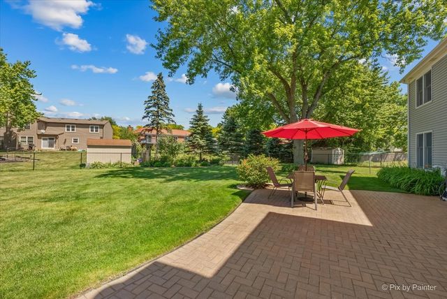 1280 Pembrook Circle, Roselle, IL 60172