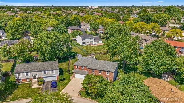 1280 Pembrook Circle, Roselle, IL 60172