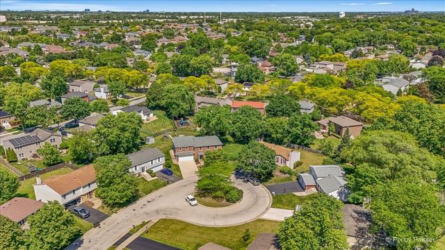 1280 Pembrook Circle, Roselle, IL 60172