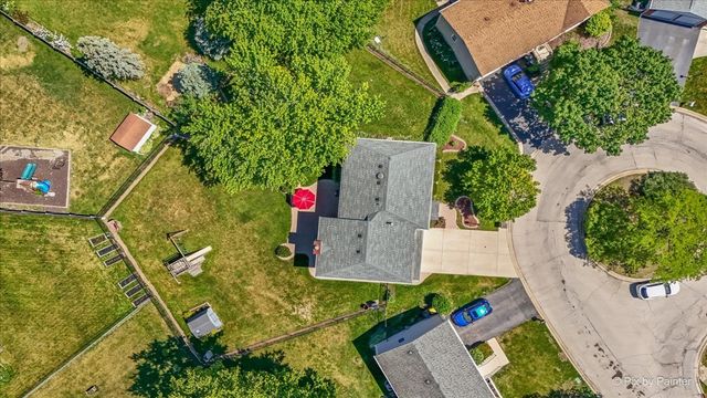 1280 Pembrook Circle, Roselle, IL 60172