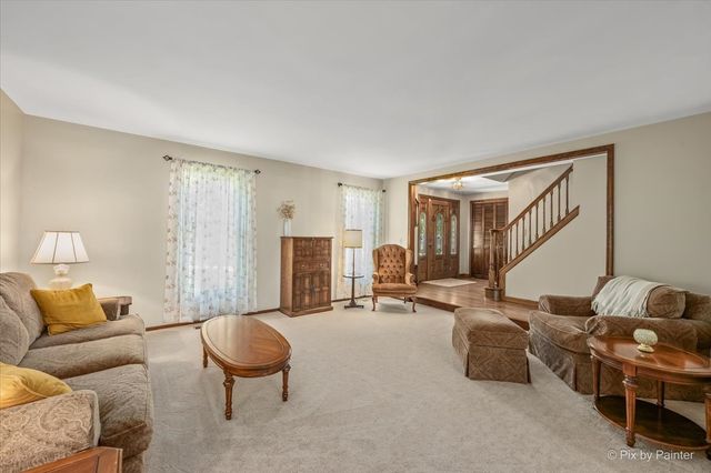 1280 Pembrook Circle, Roselle, IL 60172