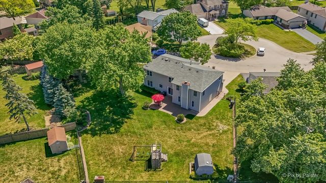 1280 Pembrook Circle, Roselle, IL 60172