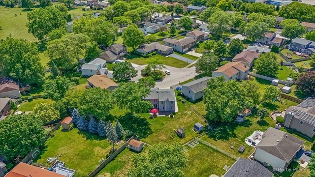1280 Pembrook Circle, Roselle, IL 60172