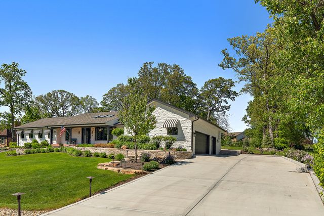 664 Fairway Lane, Frankfort, IL 60423