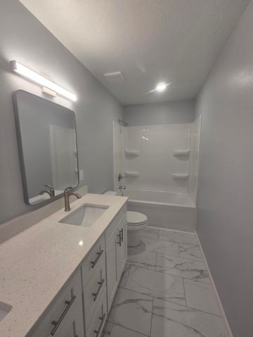1220 E University Street, Springfield, MO 65804