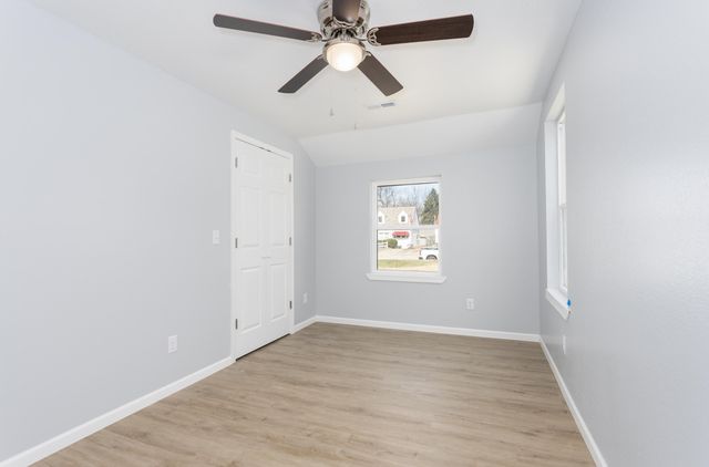 1220 E University Street, Springfield, MO 65804