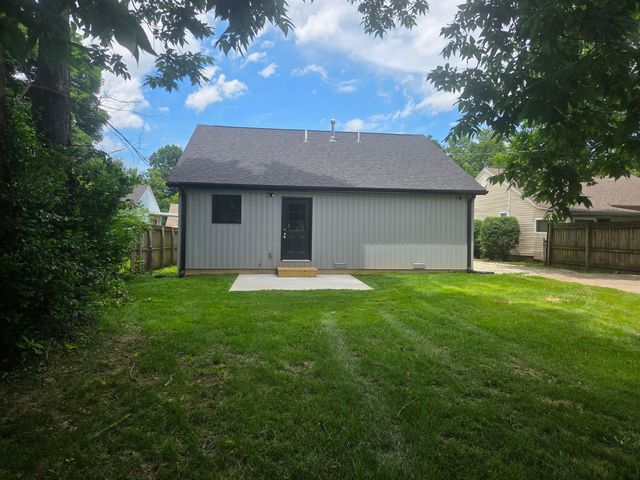 1220 E University Street, Springfield, MO 65804