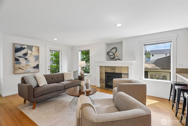938 NW 51st Street, Seattle, WA 98107