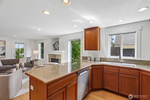 938 NW 51st Street, Seattle, WA 98107