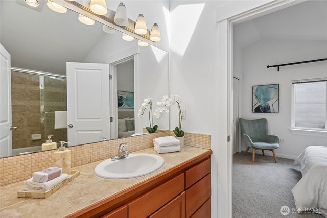 938 NW 51st Street, Seattle, WA 98107