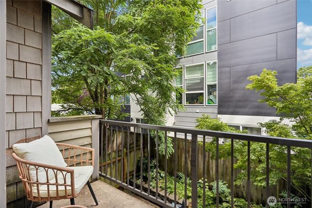 938 NW 51st Street, Seattle, WA 98107