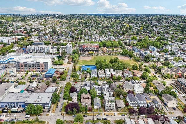 938 NW 51st Street, Seattle, WA 98107