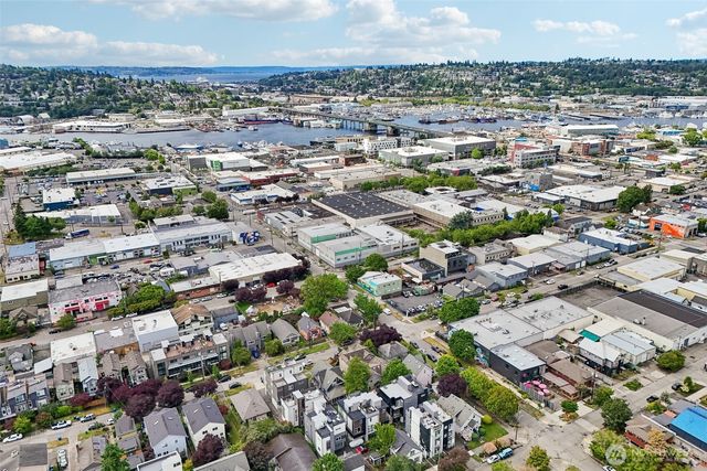 938 NW 51st Street, Seattle, WA 98107
