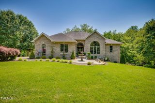 100 Pointe Drive, Piney Flats, TN 37686
