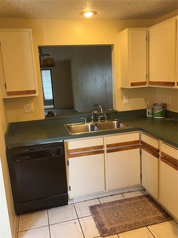 211 CORKWOOD LANE, Oldsmar, FL 34677