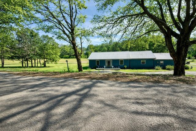 2705 Johnson Branch Rd, Leoma, TN 38468
