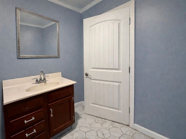 2705 Johnson Branch Rd, Leoma, TN 38468