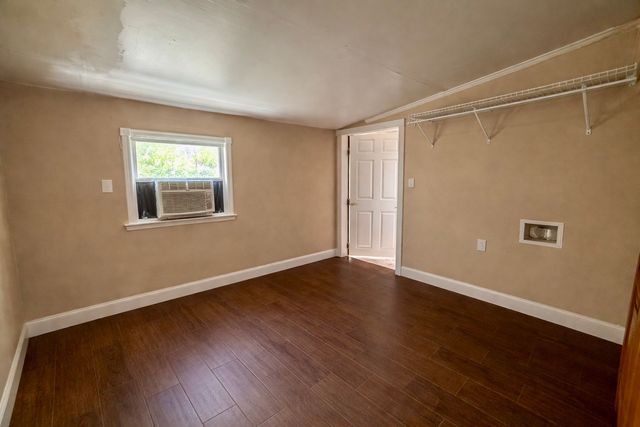 2705 Johnson Branch Rd, Leoma, TN 38468