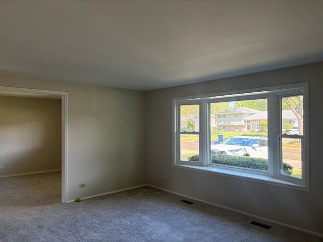 616 Grace Lane, Schaumburg, IL 60193