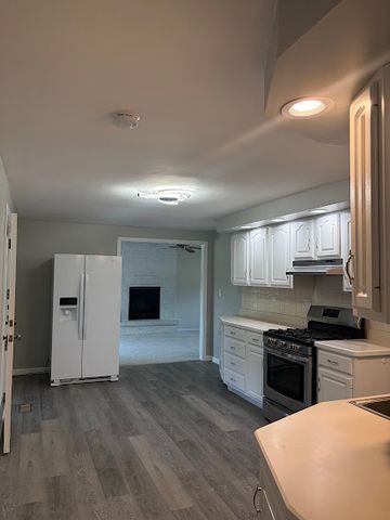 616 Grace Lane, Schaumburg, IL 60193