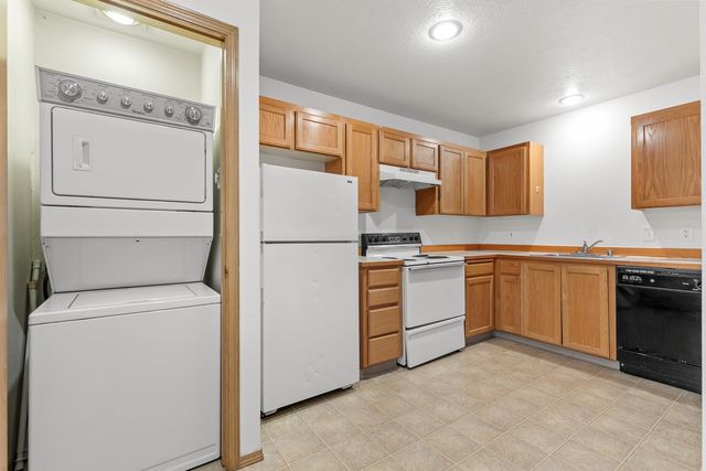 13219 E 31st Ct, Spokane, WA 99216