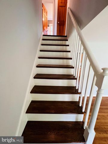 2220 PRIMROSE DR, Falls Church, VA 22046