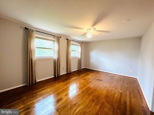 2220 PRIMROSE DR, Falls Church, VA 22046