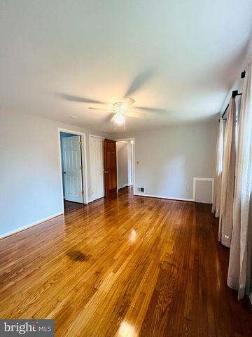 2220 PRIMROSE DR, Falls Church, VA 22046