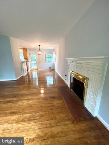 2220 PRIMROSE DR, Falls Church, VA 22046