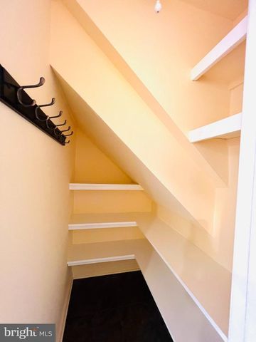 2220 PRIMROSE DR, Falls Church, VA 22046