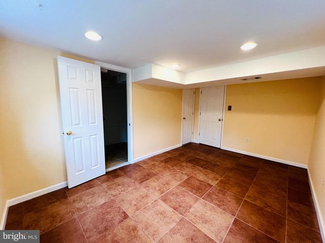 2220 PRIMROSE DR, Falls Church, VA 22046