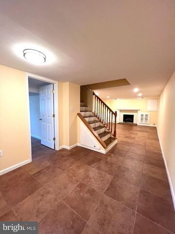2220 PRIMROSE DR, Falls Church, VA 22046