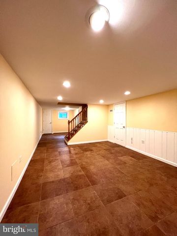 2220 PRIMROSE DR, Falls Church, VA 22046