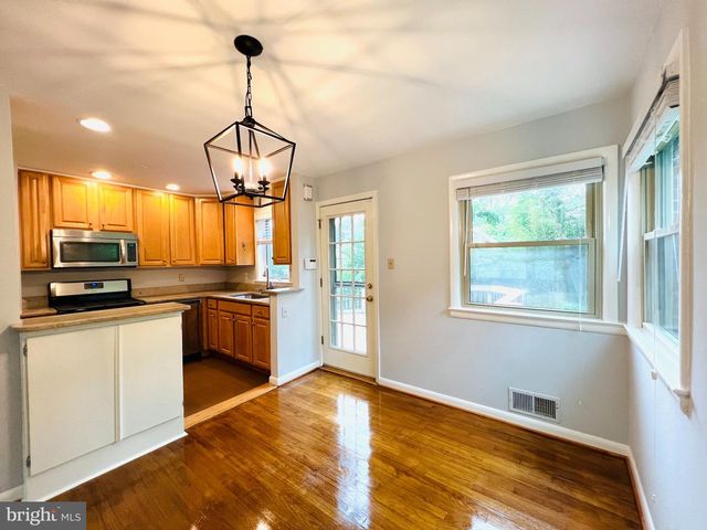 2220 PRIMROSE DR, Falls Church, VA 22046