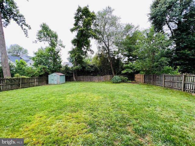 2220 PRIMROSE DR, Falls Church, VA 22046