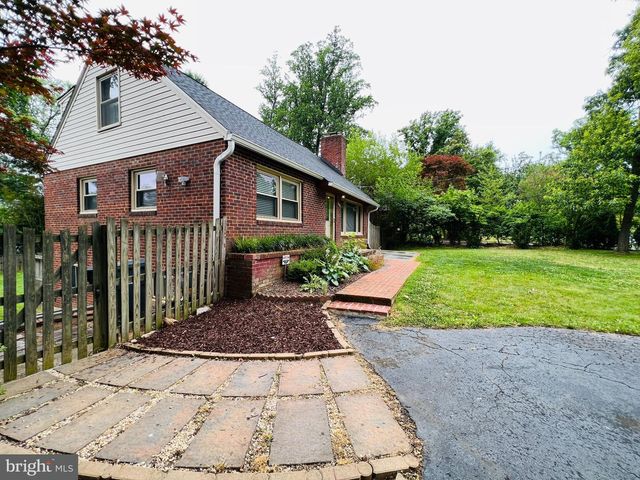 2220 PRIMROSE DR, Falls Church, VA 22046