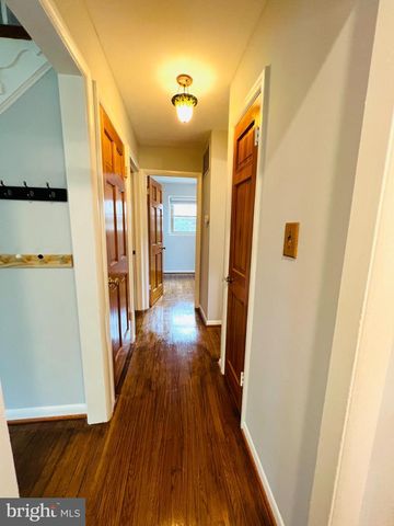 2220 PRIMROSE DR, Falls Church, VA 22046