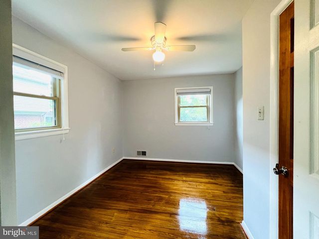 2220 PRIMROSE DR, Falls Church, VA 22046