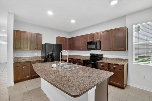 6946 BREEZY PALM DRIVE, Riverview, FL 33578