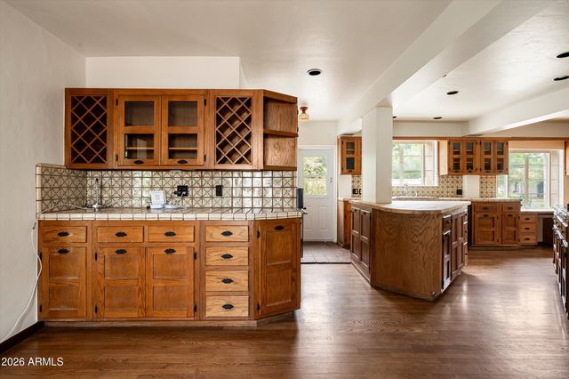 2218 ENCANTO Drive NE, Phoenix, AZ 85007