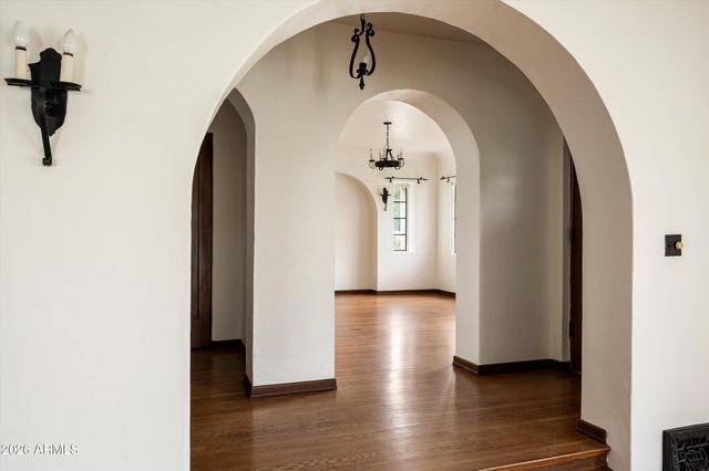 2218 ENCANTO Drive NE, Phoenix, AZ 85007