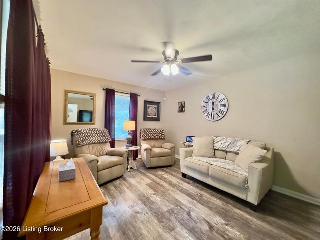 1109 Evelyn Dr, Radcliff, KY 40160